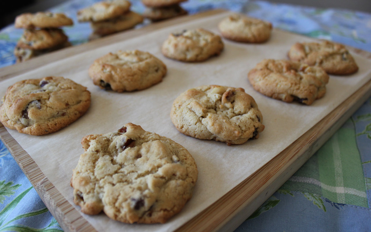 Nutty Date Cookies